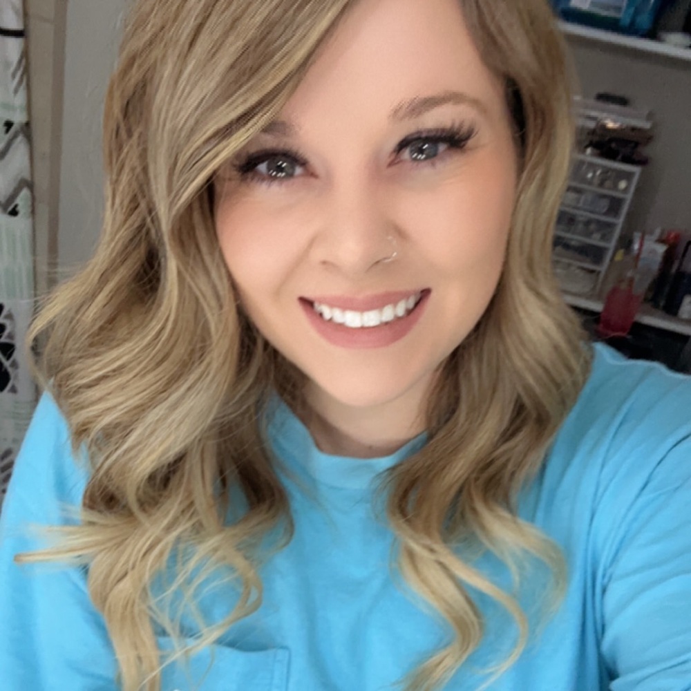 Meet your Posher, Marisa